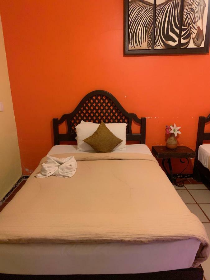 Hotel Mi Viejo Refugio Tlaquepaque Exterior photo